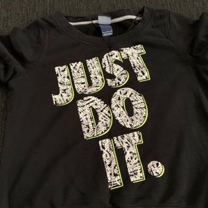 *FLASH SALE* ‼️‼️‼️ Nike sweater